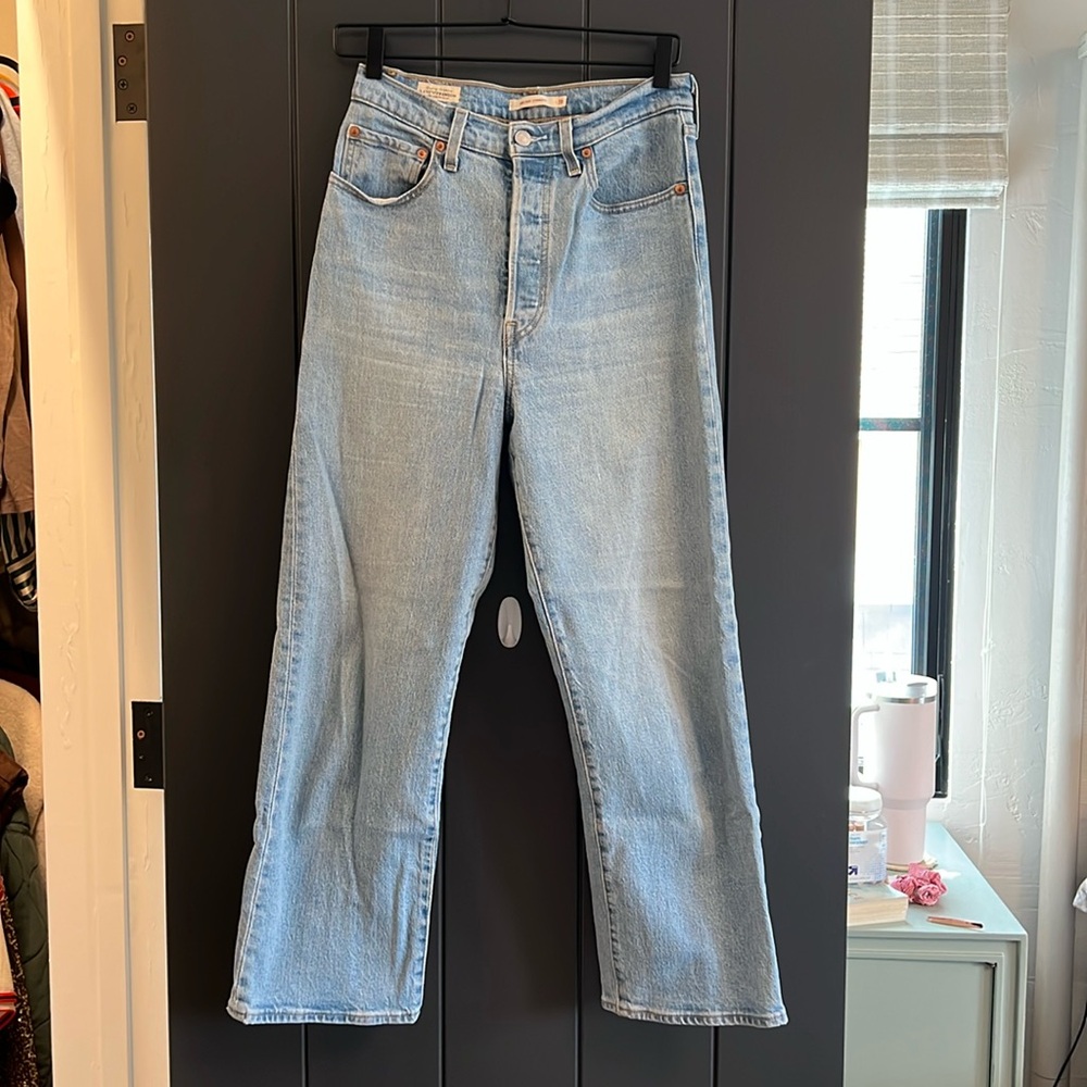 LEVI'S Ribcage 26.5" inseam, light wash